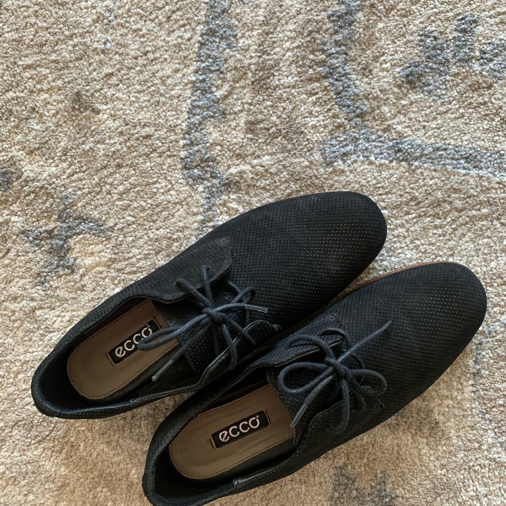 Brand new ECCO oxford suede shoes